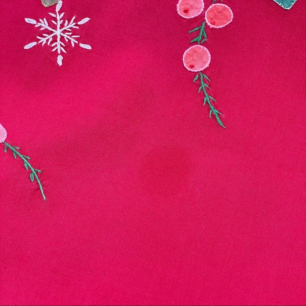 Vintage Appliquéd Christmas Tablecloth Red Large‎ Kitchen Holiday Xmas Festive